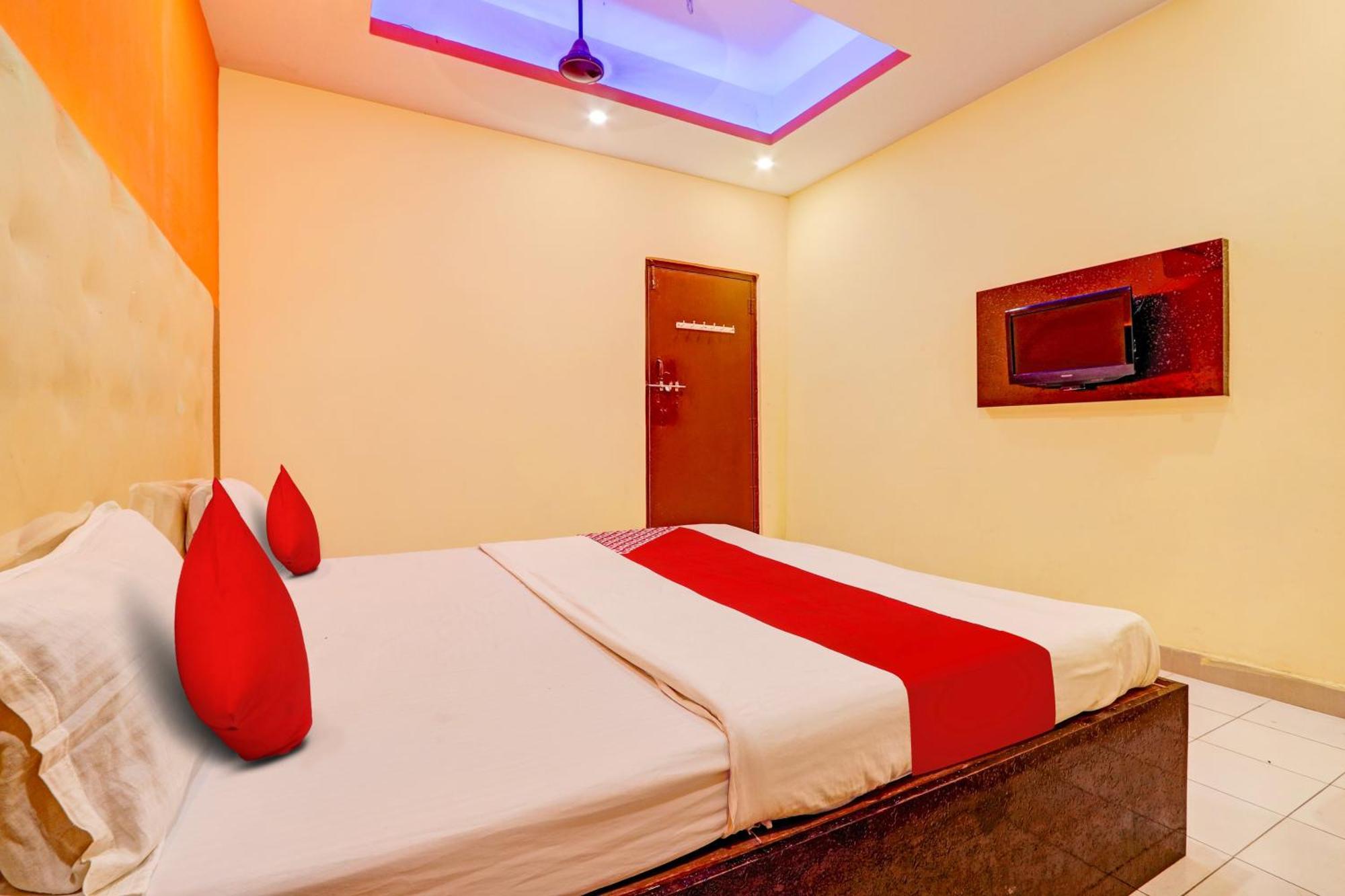 Oyo Flagship Hotel Samruddhi Lodge Nirmal (Telangana) Exterior foto