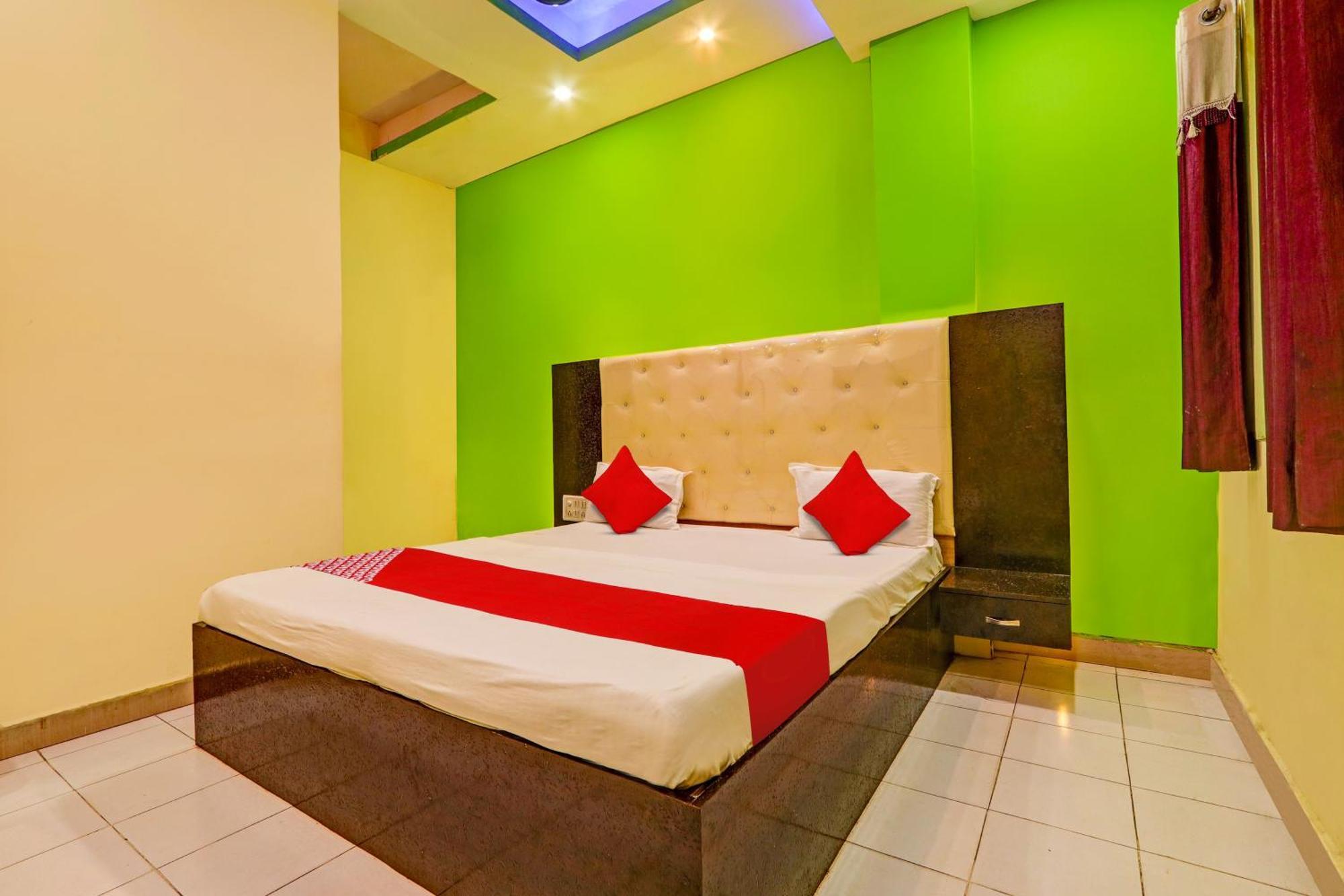 Oyo Flagship Hotel Samruddhi Lodge Nirmal (Telangana) Exterior foto