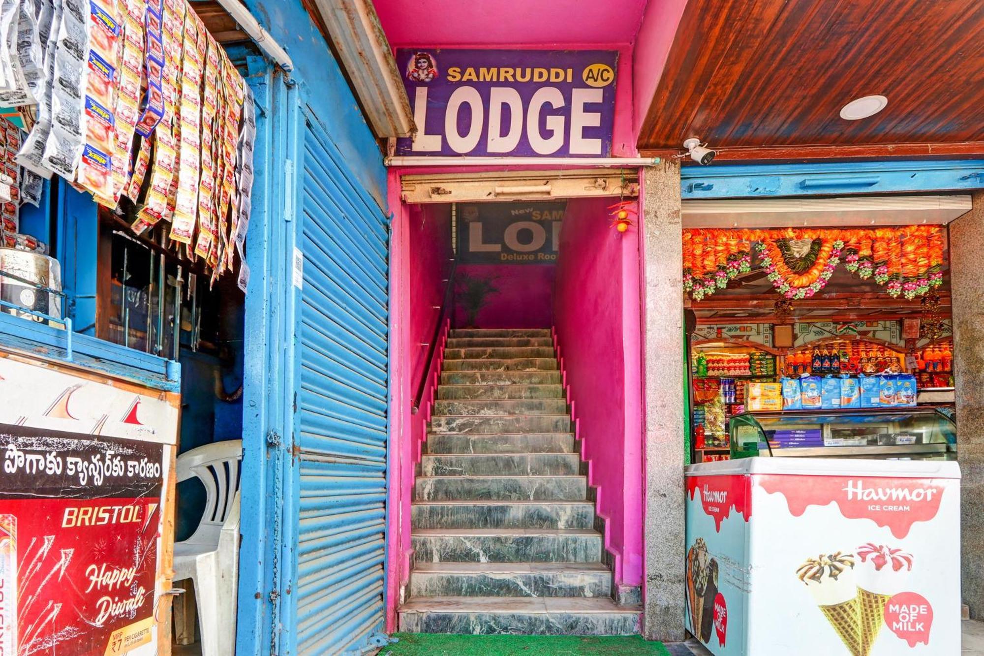Oyo Flagship Hotel Samruddhi Lodge Nirmal (Telangana) Exterior foto