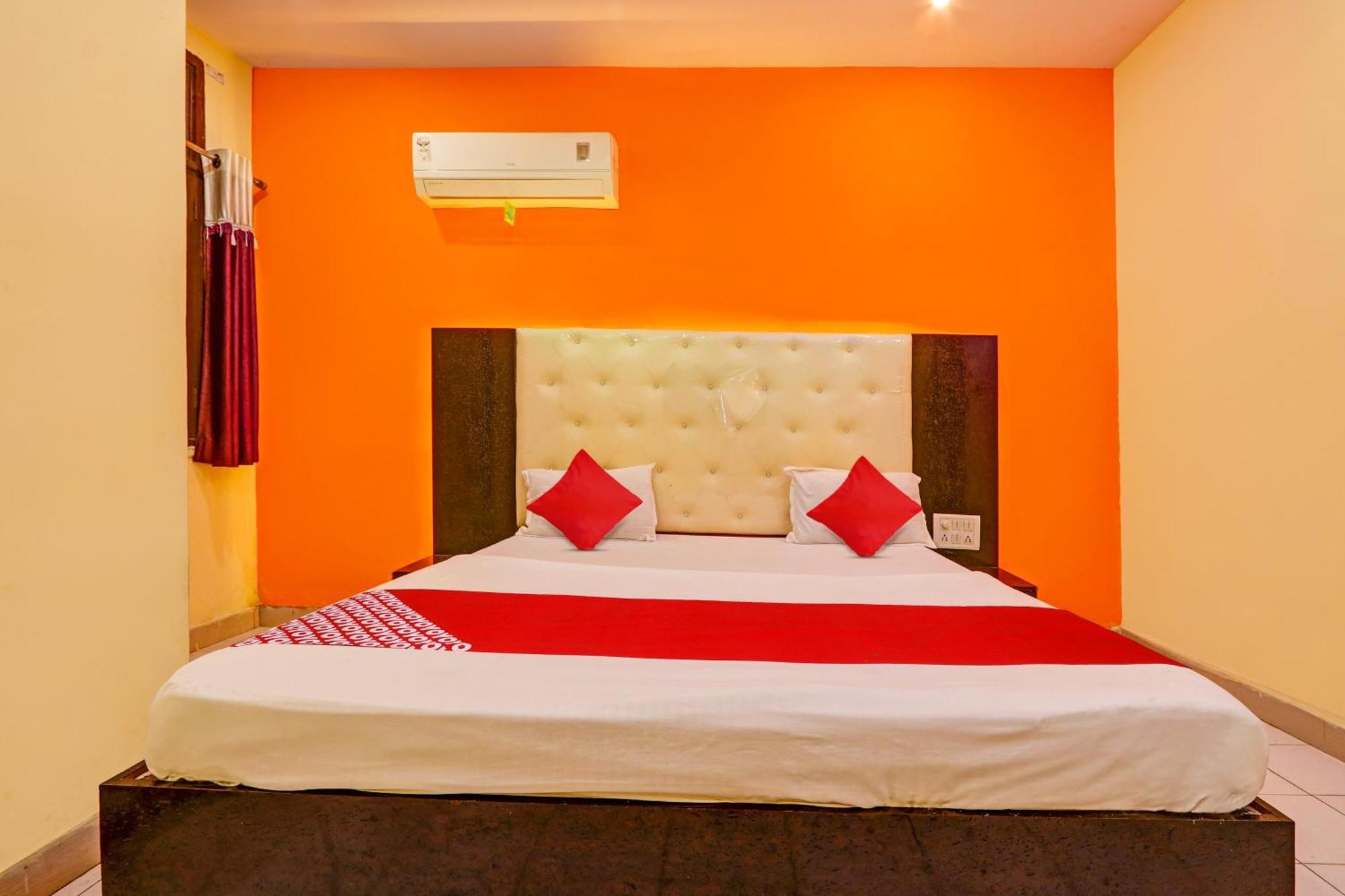 Oyo Flagship Hotel Samruddhi Lodge Nirmal (Telangana) Exterior foto