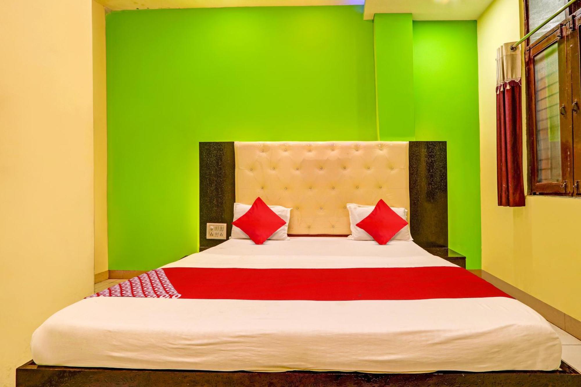 Oyo Flagship Hotel Samruddhi Lodge Nirmal (Telangana) Exterior foto
